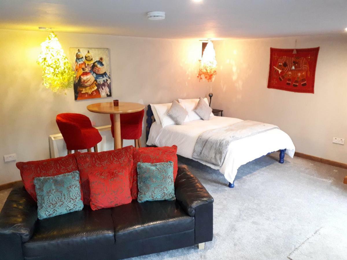 The Village Studio Apartments Moate Ngoại thất bức ảnh