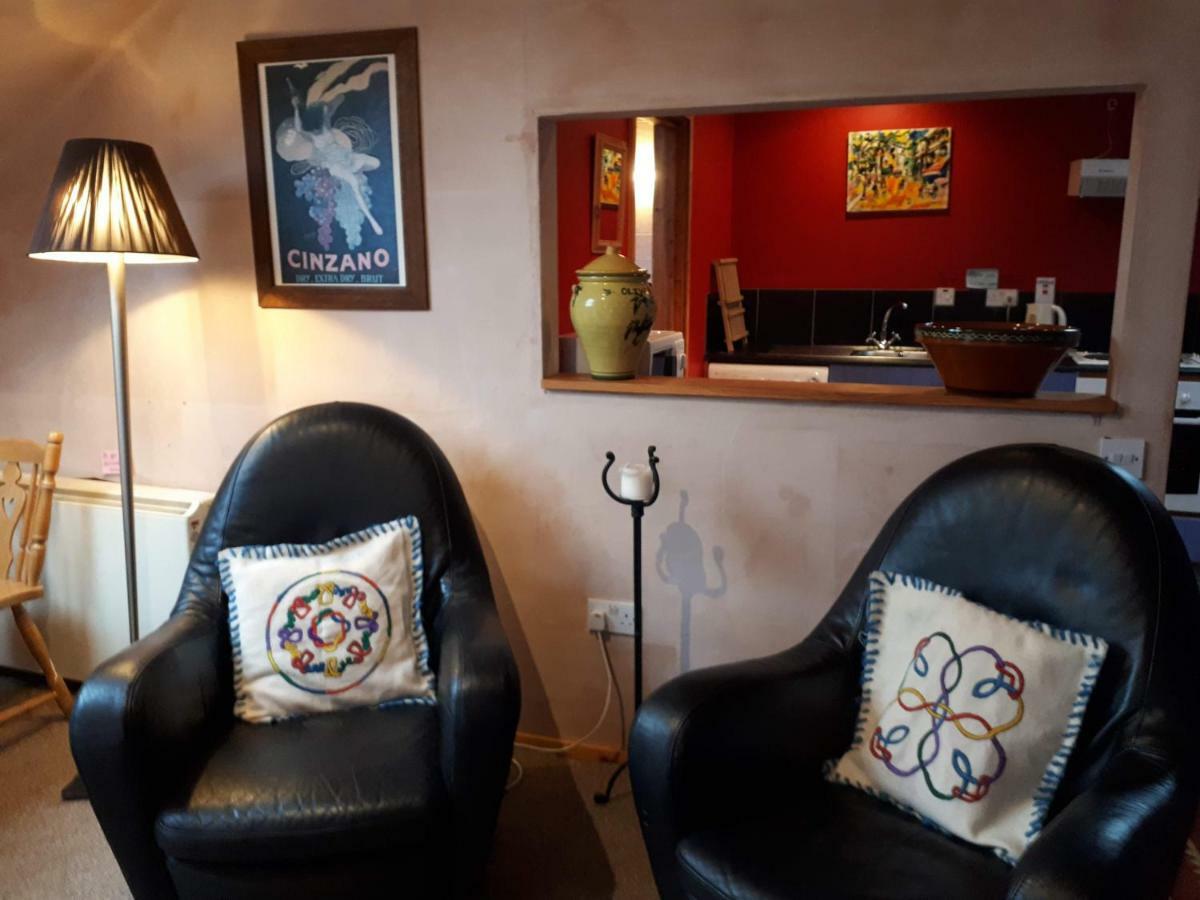 The Village Studio Apartments Moate Ngoại thất bức ảnh